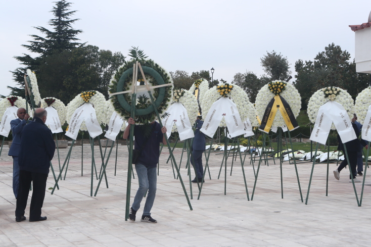 Συγκίνηση στο τελευταίο «αντίο» στον Γιάννη Ιωαννίδη