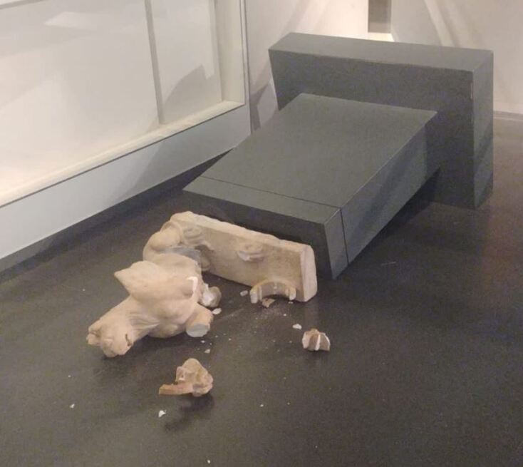 Αμερικανός τουρίστας προκάλεσε φθορές σε αγάλματα γιατί τα θεώρησε «ειδωλολατρικά»