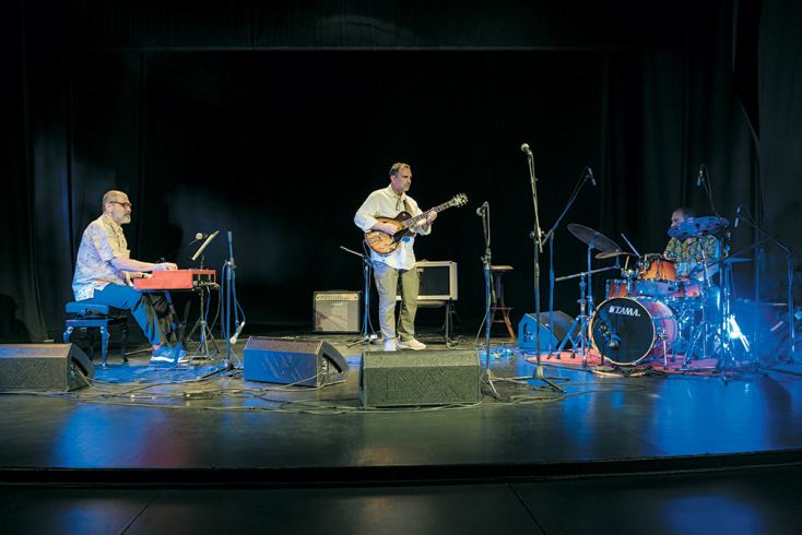 FLYING JAZZ TRIO – ABEL