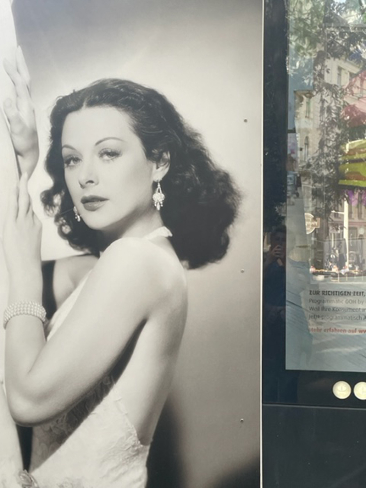 Χέντι Λαμάρ: Η ζωή της ντίβας του Χόλιγουντ και το εμπορικό κέντρο «Lamarr» στον πεζόδρομο Mariahilfer Strasse στη Βιέννη