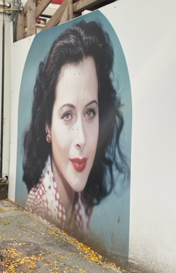 Χέντι Λαμάρ: Η ζωή της ντίβας του Χόλιγουντ και το εμπορικό κέντρο «Lamarr» στον πεζόδρομο Mariahilfer Strasse στη Βιέννη