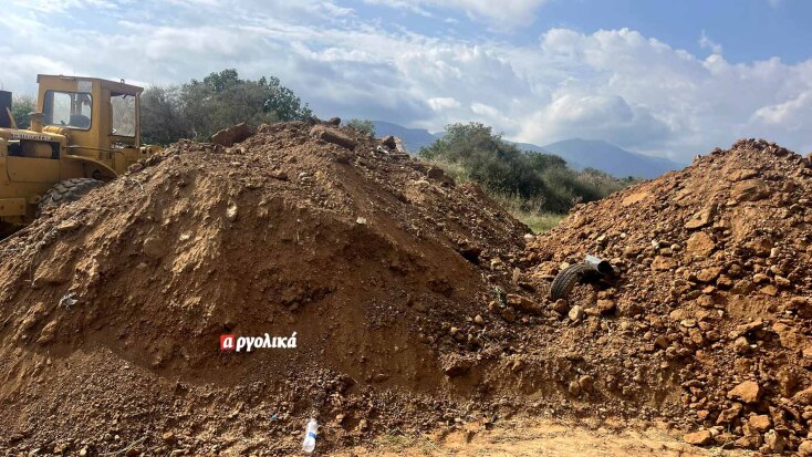 Πολίτες επιτηρούν την ανασκαφή για τον εντοπισμό θησαυρού στο Άργος