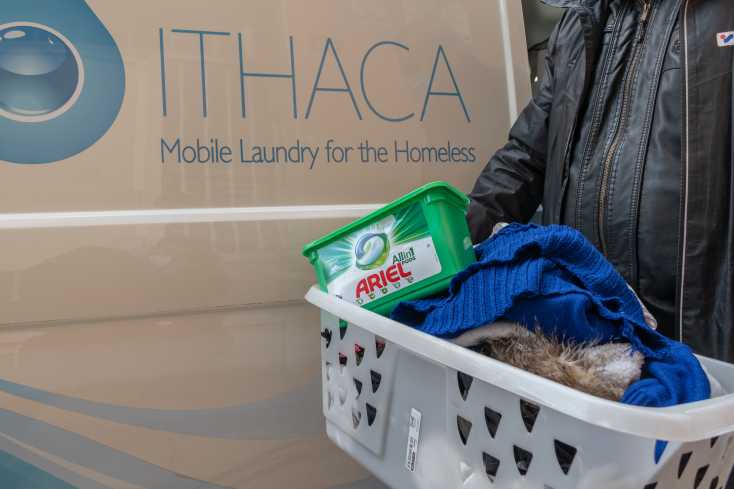 To ARIEL και το Κινητό Πλυντήριο Ρούχων ITHACA, ενώνουν τις δυνάμεις τους 