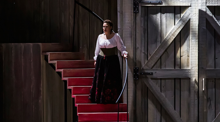 Η Σβετλάνα Σοζντάτελεβα μιλάει για την όπερα «Λαίδη Μάκβεθ του Μτσενσκ» στην Ε.Λ.Σ.