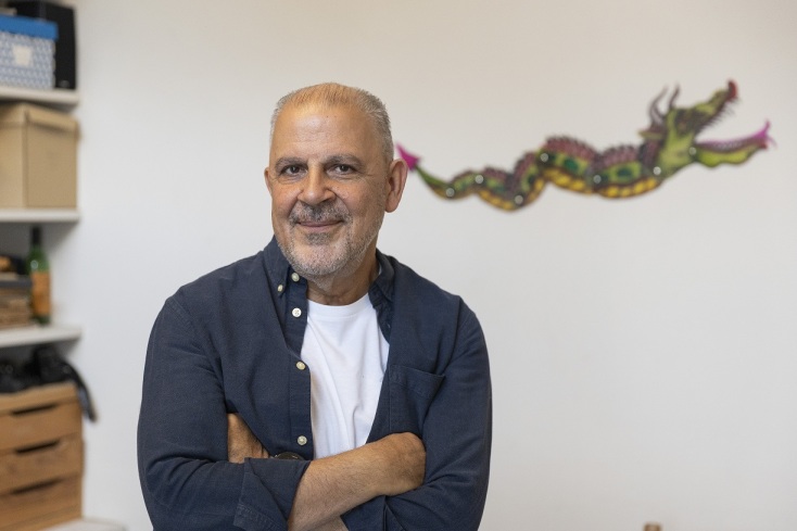 Τεμπέλης Δράκος: Ο Γιώργος Χατζηπιερής μιλάει για τα τραγούδια του και την παράσταση σε σκηνοθεσία Κωνσταντίνου Ρήγου που θα παρουσιαστεί στο Μέγαρο Μουσικής Αθηνών.