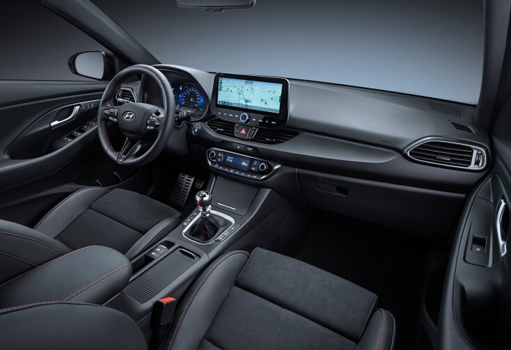 Το ανανεωμένο Hyundai i30 Fastback χαρακτηρίζεται από ποικιλία κινητήρων και μεγάλους χώρους 