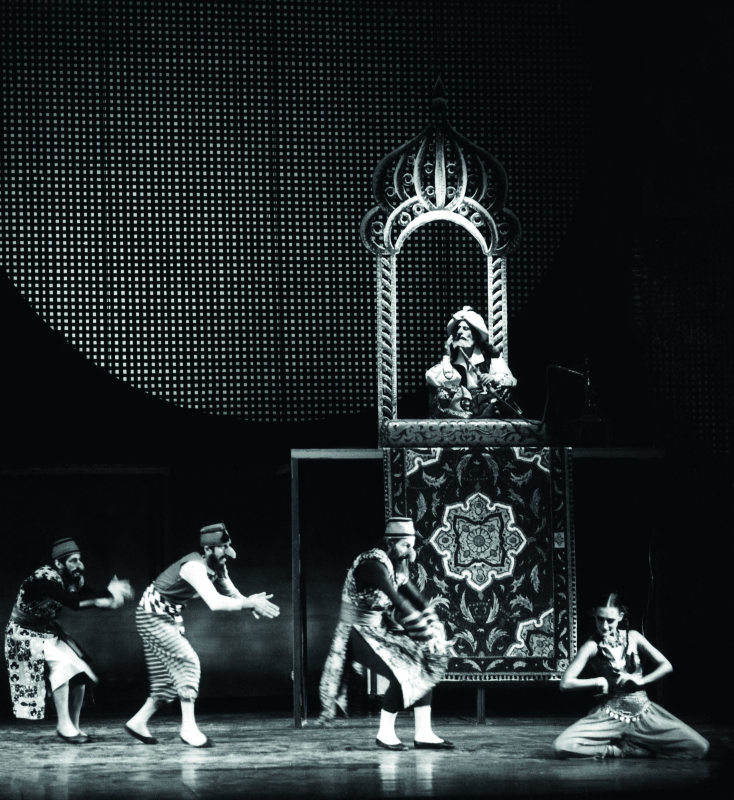 «Το καταραμένο φίδι», ένα από τα πιο εμβληματικά έργα του Μάνου Χατζιδάκι σε παραγωγή του 1977