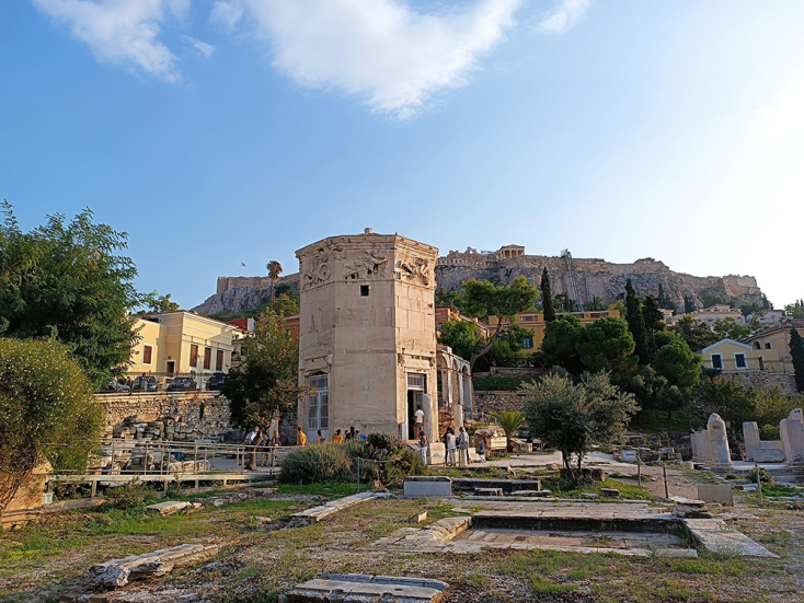 Ωρολόγιον του Κυρρήστου μέσα στην Ρωμαϊκή Αγορά