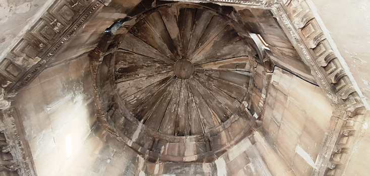 Ωρολόγιον του Κυρρήστου - Λεπτομέρεια της στέγης