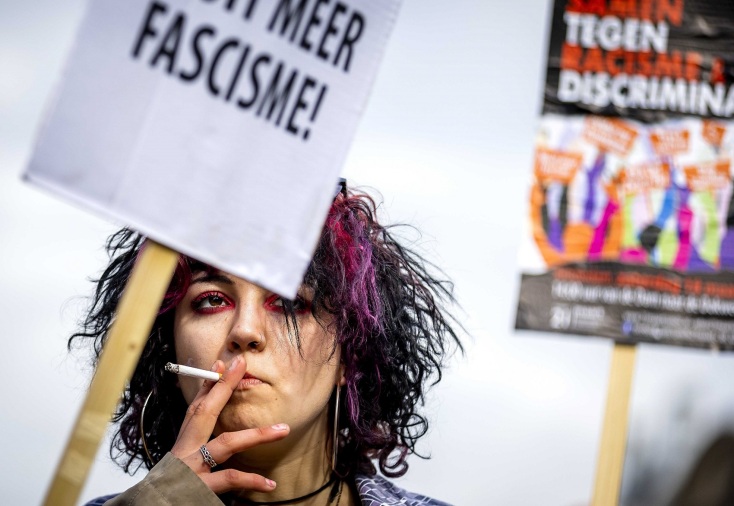 Έρευνα: Ο ρατσισμός αυξάνεται στην Ευρώπη - Το 45% των ερωτηθέντων βιώνει φυλετικές διακρίσεις - Σε ποιες χώρες σημειώνει άλμα η ακροδεξιά.