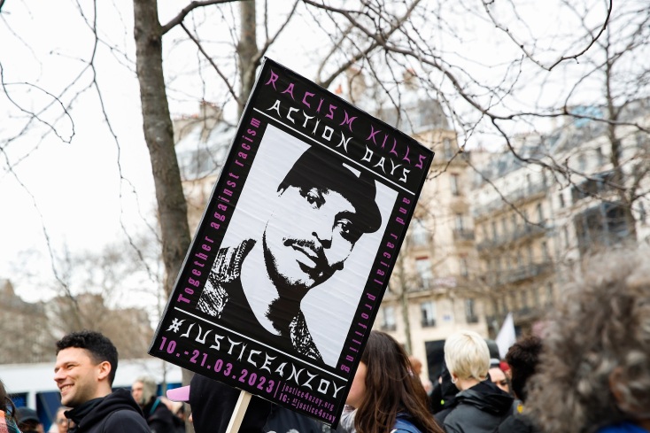 Έρευνα: Ο ρατσισμός αυξάνεται στην Ευρώπη - Το 45% των ερωτηθέντων βιώνει φυλετικές διακρίσεις - Σε ποιες χώρες σημειώνει άλμα η ακροδεξιά.