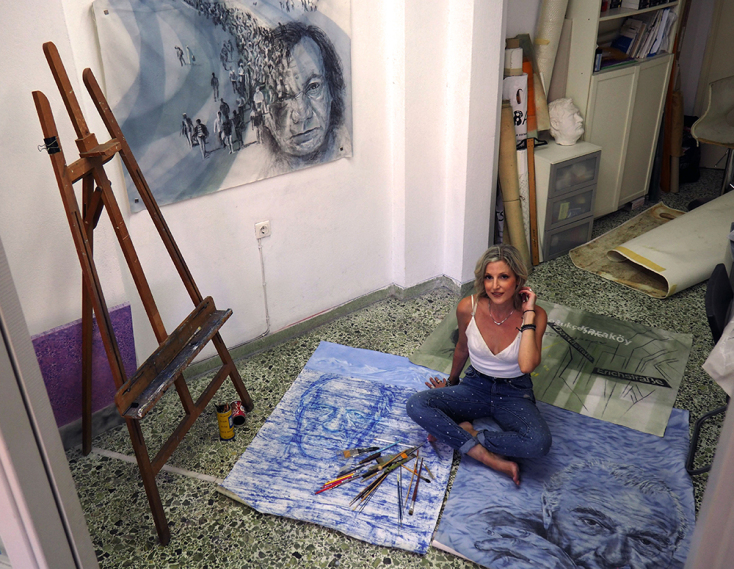 Προτζέκτορας: Μια συζήτηση με την εικαστικό Βίβιαν Χαλκίδη για την τέχνη ως μέσο έκφρασης κοινωνικών προβληματισμών.