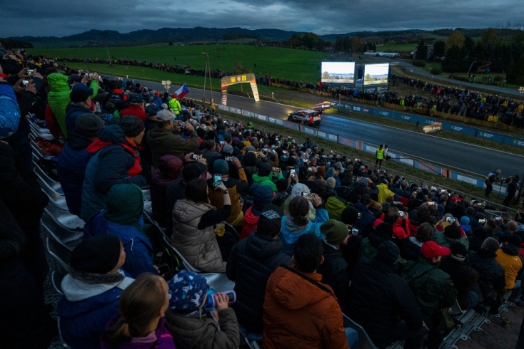 Ράλλυ Κεντρικής Ευρώπης: Δυναμικό ξεκίνημα του Neuville