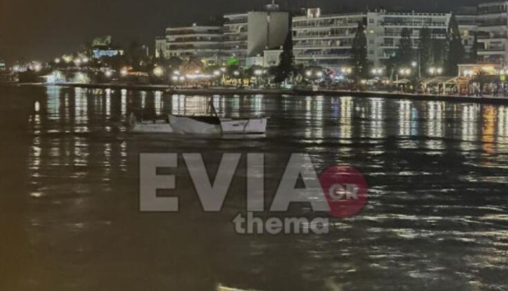 Έσπασε κατάρτι ιστιοφόρου περνώντας από τη γέφυρα του Ευρίπου