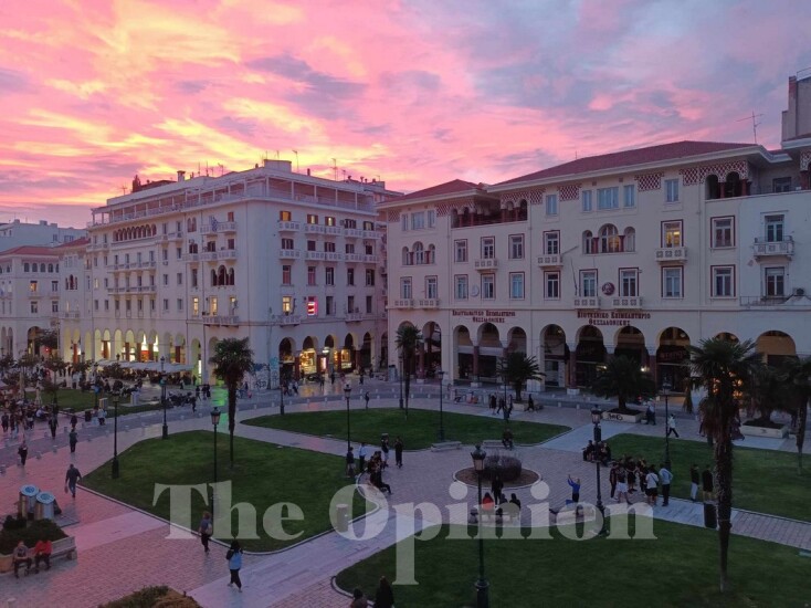 Γέμισαν τα social εικόνες με τον ροζ ουρανό - Viral το υπέροχο θέαμα