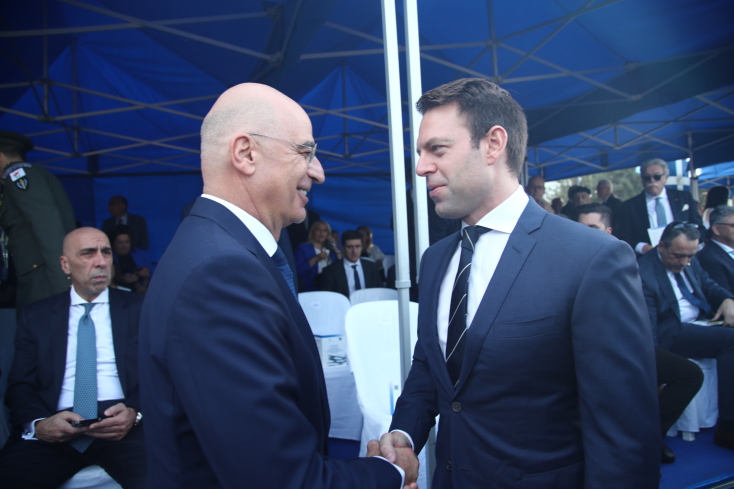 Χαιρετισμός του Σ. Κασσελάκη με τον Ν. Δένδια στη Θεσσαλονίκη