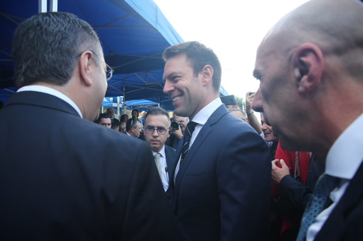 Ο Στ. Κασσελάκης με τον Απ. Τζιτζικώστα και τον Γ. Μπρατάκο