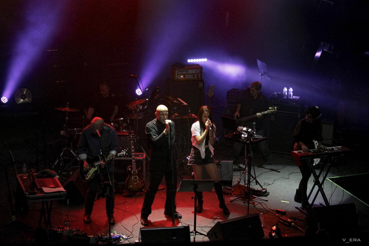 Η απρόσμενη διασκευή των Yeah! στο «Someone Somewhere (In Summertime)» των Simple Minds