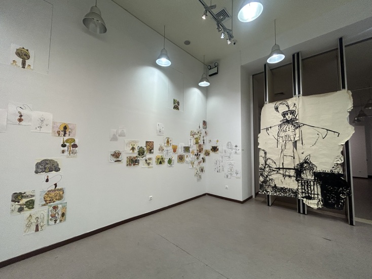 Άποψη από την έκθεση του Αλέξανδρου Γεωργίου «Τρεις ήπειροι, τρεις φίλοι. Σχέδια 1993-2003»