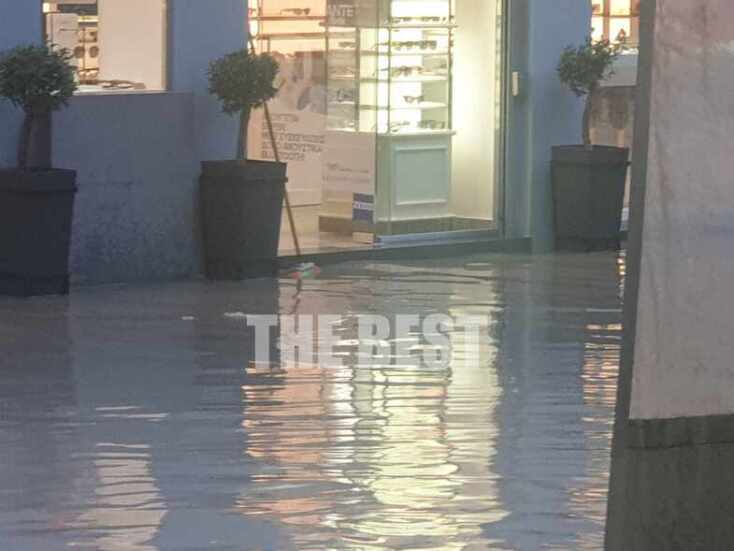 Στιγμές αγωνίας για γυναίκα που εγκλωβίστηκε στο όχημά της στην Πάτρα