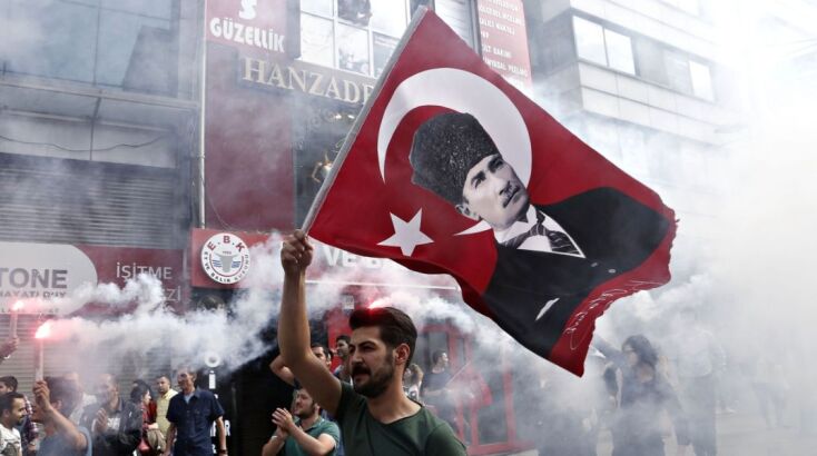 Τουρκία: Εκλέγει πρόεδρο το Ρεπουμπλικανικό Λαϊκό Κόμμα - Ποιοι διεκδικούν τα ηνία της πολιτικής δύναμης που εκφράζει την κεμαλική ιδεολογία.