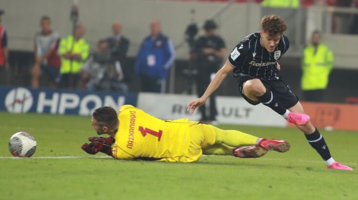 Super League: Ολυμπιακός - ΠΑΟΚ 2-4: Ο «δικέφαλος» του Λουτσέσκου έκανε πάρτι στο «Γ. Καραϊσκάσκης» - Τα γκολ και η ακτινογραφία της αναμέτρησης.