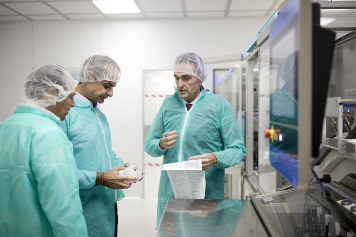 Κυριάκος Μητσοτάκης: Επίσκεψη στην Κερατέα και στην ELPEN - Εύσημα στην ελληνική φαρμακευτική βιομηχανία