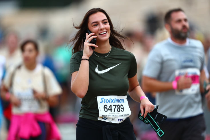 Γέμισαν χρώματα οι δρόμοι της Αθήνας για τον αγώνα των 5 χιλιομέτρων (εικόνες)