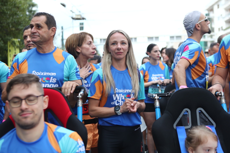 Γέμισαν χρώματα οι δρόμοι της Αθήνας για τον αγώνα των 5 χιλιομέτρων (εικόνες)