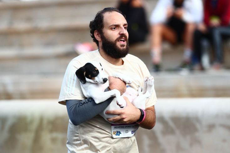 Γέμισαν χρώματα οι δρόμοι της Αθήνας για τον αγώνα των 5 χιλιομέτρων (εικόνες)