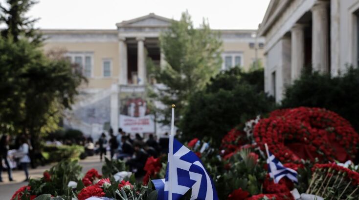 Πανελλαδική έρευνα: Τι πιστεύουν οι Ελληνίδες και οι Έλληνες για τη δικτατορία και το Πολυτεχνείο - Τα βασικά ευρήματα.