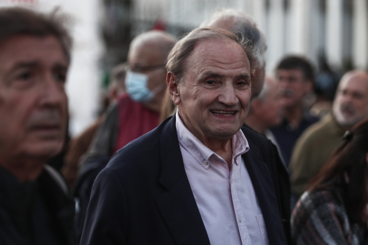 Τα πηγαδάκια πρώην και νυν μελών του ΣΥΡΙΖΑ στην πορεία για το Πολυτεχνείο (εικόνες)