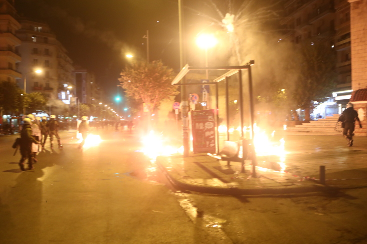 Επεισόδια στη Θεσσαλονίκη μετά την πορεία για το Πολυτεχνείο