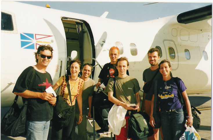 Η Κρίστη Στασινοπούλου μιλάει για το βιβλίο «Ημερολόγια On the Road», τις ταξιδιωτικές εμπειρίες 25 ετών παίζοντας με τον Στάθη Καλυβιώτη και την μπάντα τους.