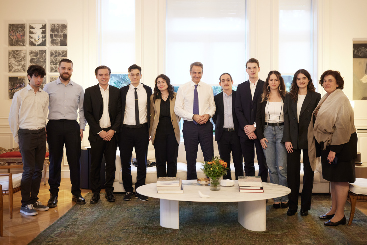 Ο πρωθυπουργός συνεχάρη τα μέλη της διεπιστημονικής ομάδας 