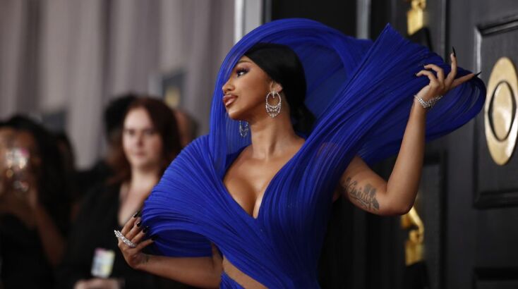 Η Cardi B εγκαταλείπει την υποστήριξη της προς τον Τζο Μπάιντεν - Απογοήτευση για τις περικοπές στη Νέα Υόρκη, ενώ χρηματοδοτούνται υπερπόντιοι πόλεμοι.