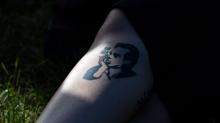 Νικ Κέιβ: Ο Αυστραλός καλλιτέχνης δίνει συμβουλές σε επίδοξο τραγουδιστή που ζήτησε συμβουλές καριέρας - Η αναφορά στο παρελθόν και ο ρόλος του ταλέντου. 