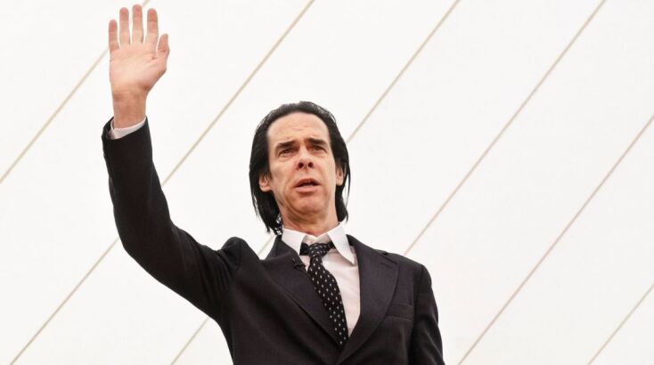 Νικ Κέιβ: Ο Αυστραλός καλλιτέχνης δίνει συμβουλές σε επίδοξο τραγουδιστή που ζήτησε συμβουλές καριέρας - Η αναφορά στο παρελθόν και ο ρόλος του ταλέντου. 