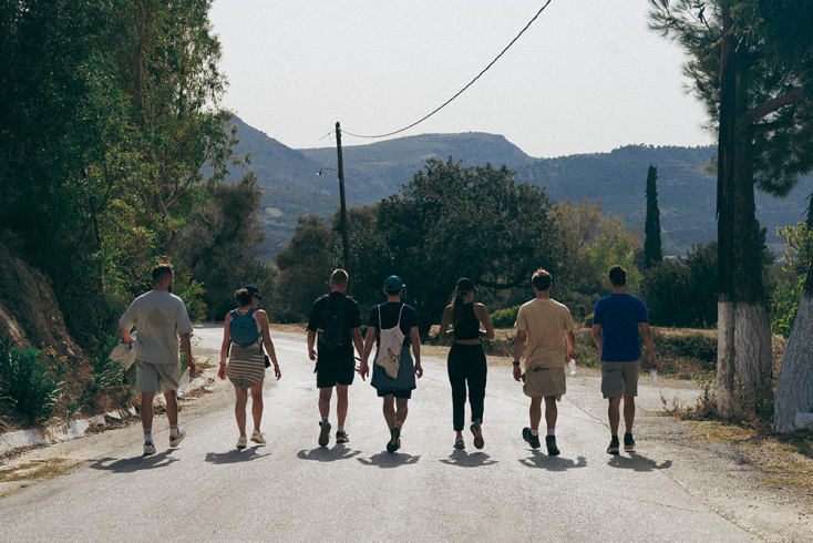30 άνθρωποι από 20 χώρες ζουν νομαδικά στον Ζάρο της Κρήτης