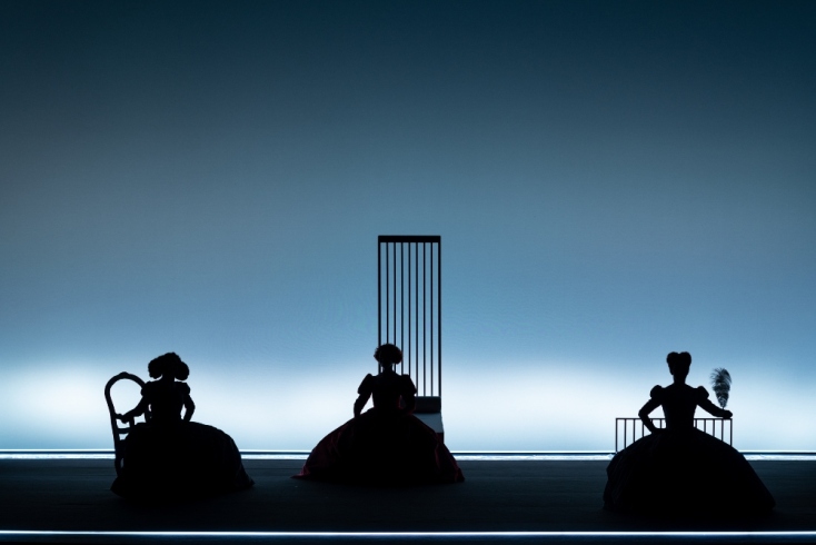 "Τρεις ψηλές γυναίκες" σε σκηνοθεσία Ρόμπερτ Ουίλσον στο Δημοτικό Θέατρο Πειραιά