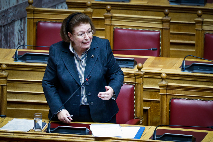 Η Λίνα Μενδώνη στη συζήτηση του κοινοβουλευτικού ελέγχου στη Βουλή