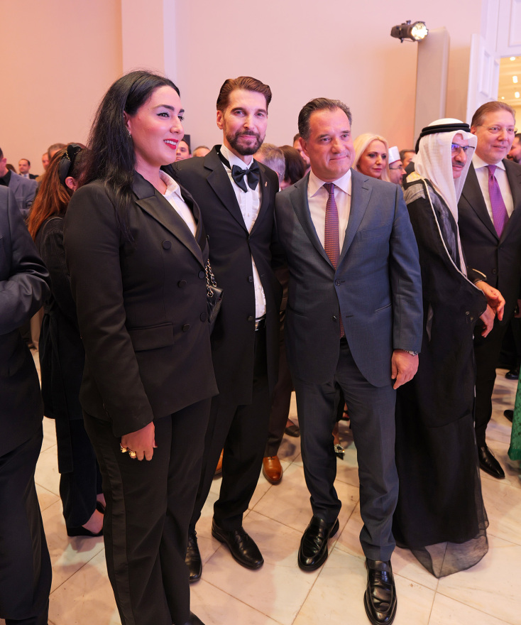 Νίκος Φλώρος: Τιμώμενος καλλιτέχνης των Ηνωμένων Αραβικών Εμιράτων ο διεθνούς φήμης Έλληνας γλύπτης - Εκδήλωση με πολυδιάστατη σημασία στο Ζάππειο Μέγαρο.