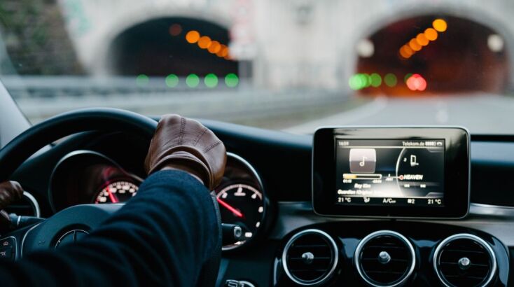 Έρευνα: Οι οδηγοί έχουν σχεδόν δέκα φορές περισσότερες πιθανότητες να εμπλακούν σε τροχαίο ατύχημα όταν είναι θυμωμένοι ή λυπημένοι.