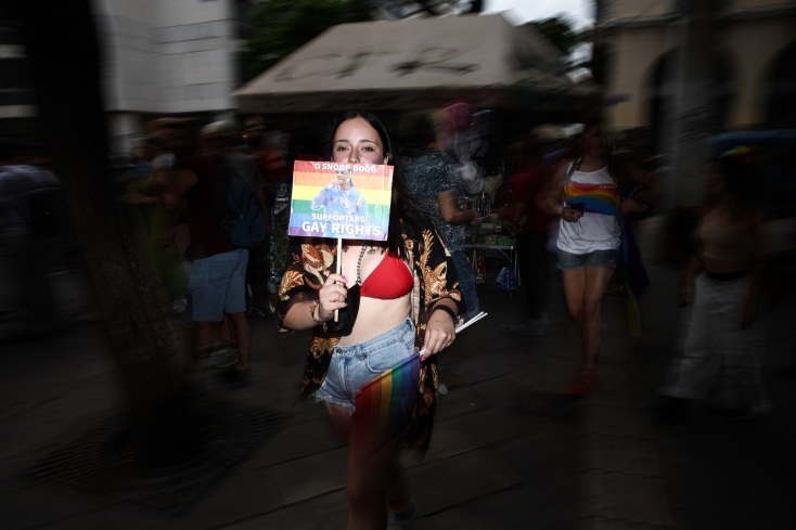 Έρευνα Eteron: Γάμος ομόφυλων ζευγαριών και τεκνοθεσία - Τι πιστεύουν οι Ελληνίδες και οι Έλληνες - Τι επιλέγουν ανάλογα με την κομματική τοποθέτηση. 