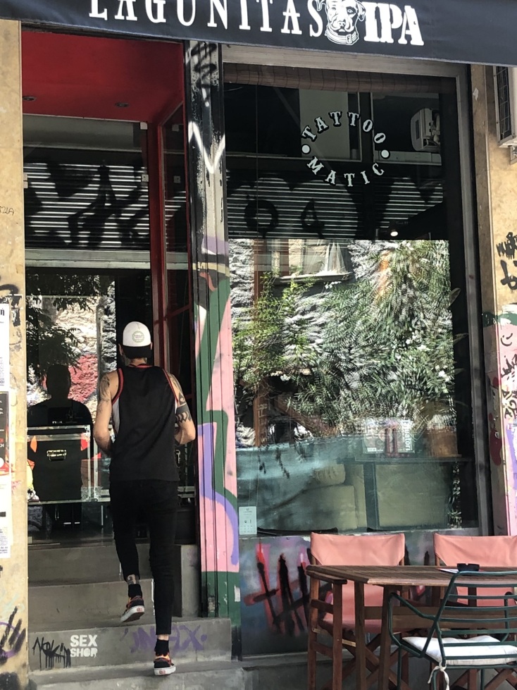 Τάπας - Παπαρούνα - Εξάρχεια