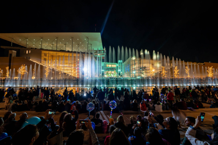 Τα Χορογραφημένα Σιντριβάνια κατά την φωταγώγηση στο ΚΠΙΣΝ