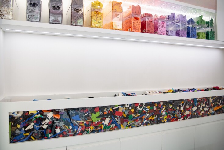 Πού θα βρεις το «παγωτατζίδικο» με τα μεταχειρισμένα πανέμορφα παιχνίδια