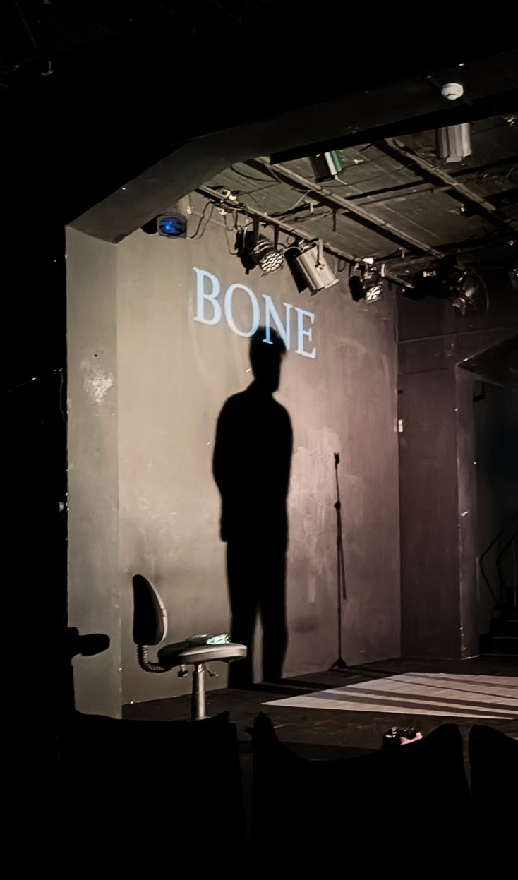 ΚΟΚΚΑΛΟ: Μπήκαμε στις πρόβες της πολυσυζητημένης παράστασης λίγο πριν την πρεμιέρα