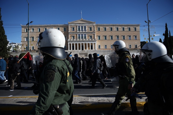 Επέτειος δολοφονίας Αλέξανδρου Γρηγορόπουλου: Δεκάδες προσαγωγές από την ΕΛΑΣ - Αυξημένα μέτρα ασφαλείας στην Αθήνα - Συγκεντρώσεις σε όλη την Ελλάδα.
