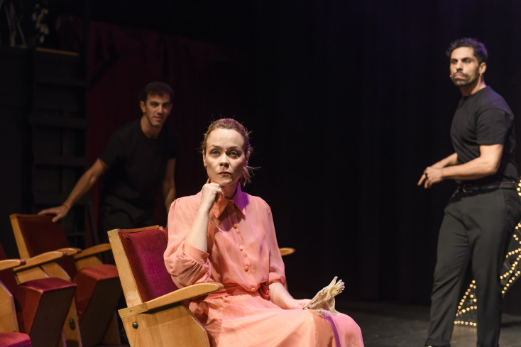 «Συρανό» στο Θέατρο Αλκυονίς σε σκηνοθεσία Γιώργου Νανούρη / ©Ελίνα Γιουνανλή